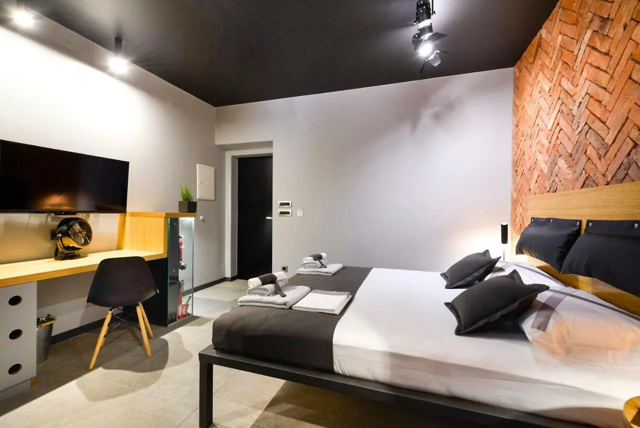 Split Industrial Design Rooms Guest house
