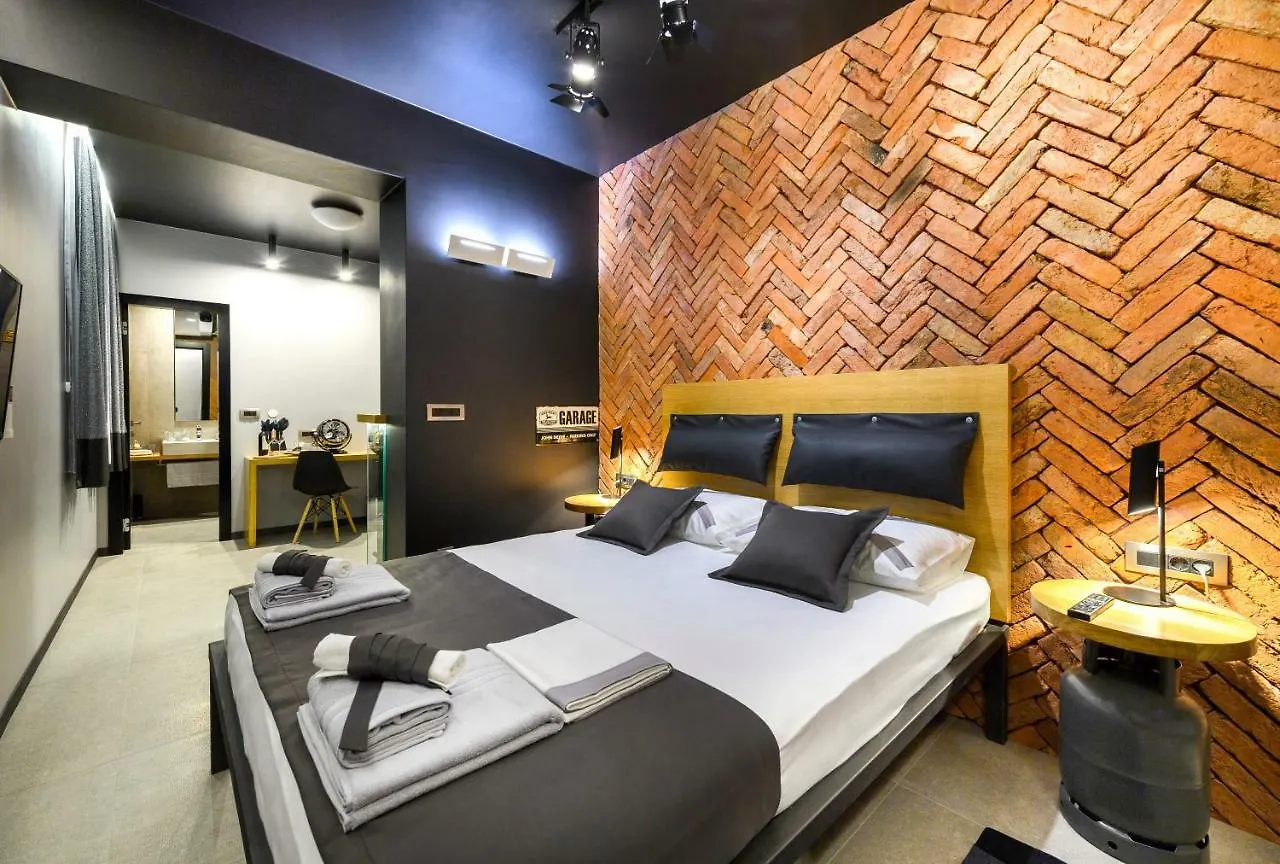 Guest house Split Industrial Design Rooms