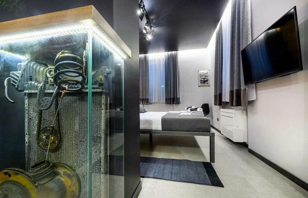 Split Industrial Design Rooms