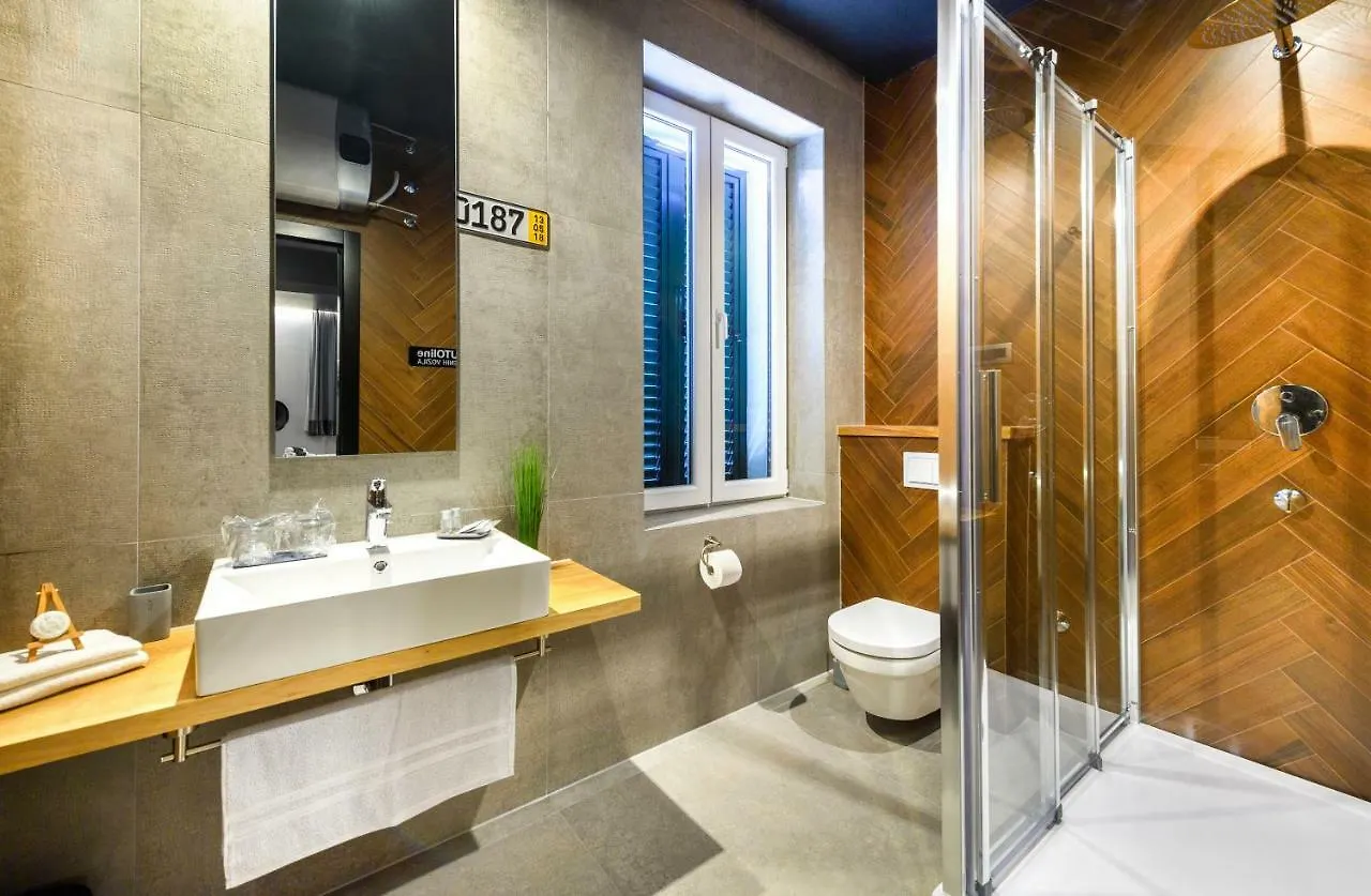 Split Industrial Design Rooms