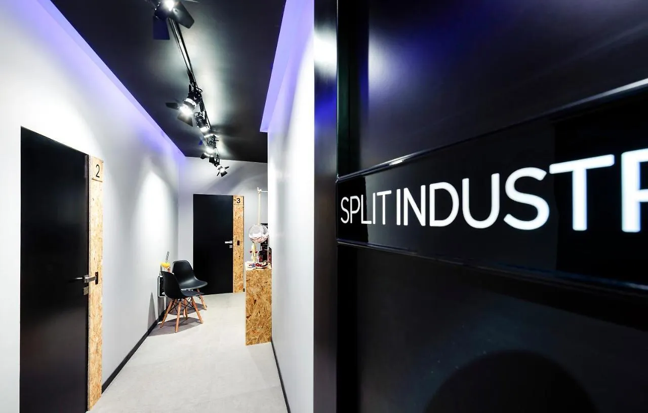 Gasthuis Split Industrial Design Rooms